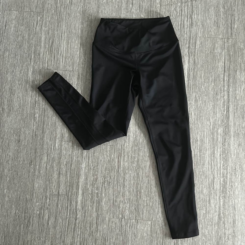 NWOT Z by Zella Leggings with Back of Leg Mesh Design